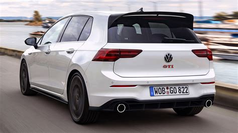 Taking a look at the official footage of the 2020 volkswagen golf 8 gti 2020, now on the road! VW Golf 8 GTI TCR (2020): Neuvorstellung - Skizze - Motor ...