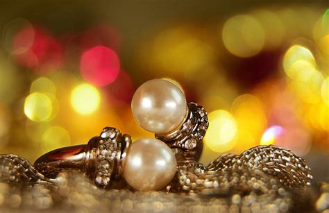 Bokeh Necklace 4k Pearl Necklace Pearls Hd Wallpaper