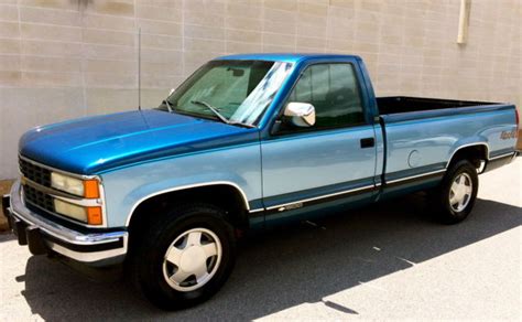 Took it for a spin to charge the batteries up a little. 1992 Chevrolet K1500 Silverado 4x4"Only 73K" Near Mint ...