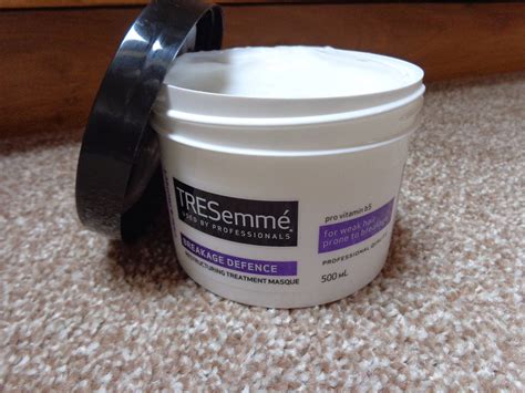 The best shampoo for black hair: TRESemmé Breakage Defence Review - Jenna Suth
