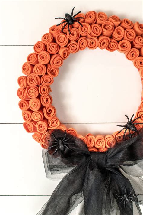 A Dollar Store Diy Halloween Wreath Only 1500