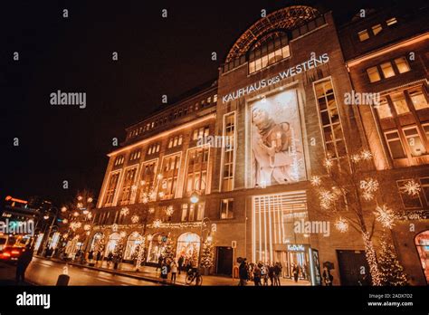 Kdw kaufhaus des westens hi-res stock photography and images - Alamy