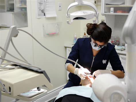 teeth sensitivity care and treatment advice by brossard dentist