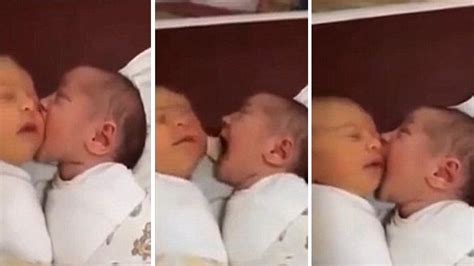 Yang membuat foto bayi ini terlihat sangat lucu adalah ekspresi yang ditunjukkan. Foto Bayi Lucu Lagi Nangis - Gambar Ngetrend dan VIRAL
