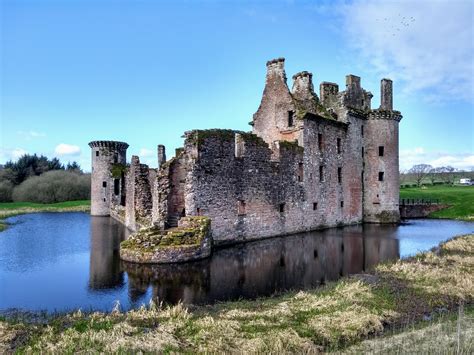 Caerlaverock Castle : Scotland