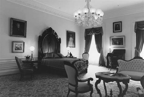The Lincoln Bedroom Refurbishing A Famous White House Room White