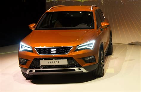 Omdat ze allemaal volledig identiek zijn. SEAT Ateca Awarded "2016 Crossover of the Year" Is a ...