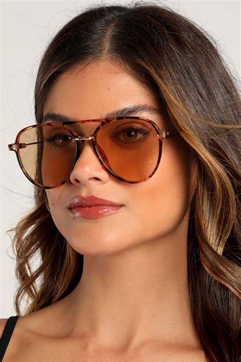 brown sunglasses tortoise sunglasses aviator sunglasses lulus