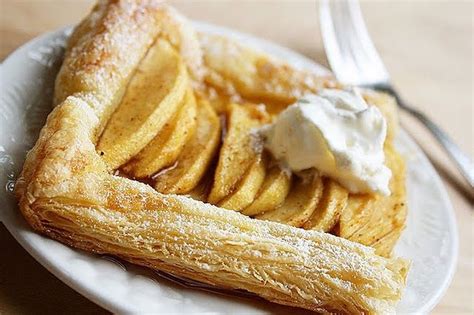 This fruit tart filling is made with cream cheese, heavy cream, sugar and vanilla and is a very quick and easy fruit tart filling to make, rather than a to make this fruit tart from scratch, you first need to make the shortbread crust. Quick & Easy Apple Tart | Apple crisp recipe pioneer woman ...