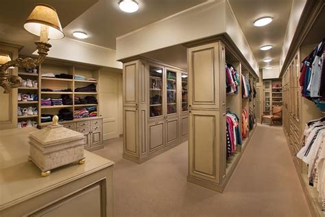 24 Jaw Dropping Walk In Closet Designs Page 5 Of 5