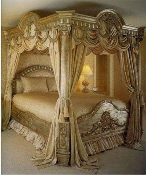 Fabulous Gold Colored Victorian Style Canopy Bed With Gold Curtain
