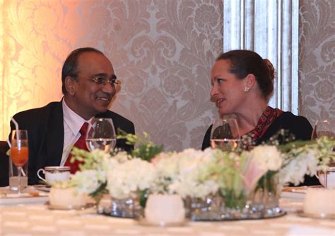 İdam cezası alan kadın, infaz gerçekleştirilirken kalp krizi geçirdi. Princess Zahra reviews redevelopment of Prince Aly Khan ...