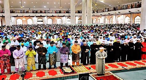 Perayaan fitrah ditetapkan pada 1 syawal tahun hijrah. Panduan terkini cara solat sunat Hari Raya Aidilfitri