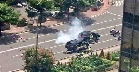 Data perdagangan mencatat, investor asing melakukan aksi jual bersih sebanyak rp 1363 miliar di pasar saham rock melesat menyentuh auto reject atas (ara) saat pertama kali melantai di bursa hari ini. Ada Delapan Serangan Teroris di Jakarta Hari Ini : Okezone ...