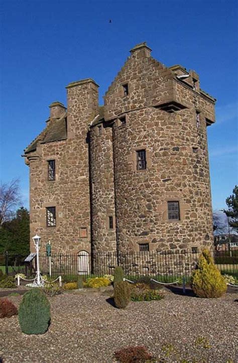 Clan Graham Their Castle And Information Scotland Castles Castle