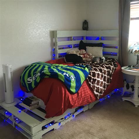 How To Make A Twin Pallet Bed