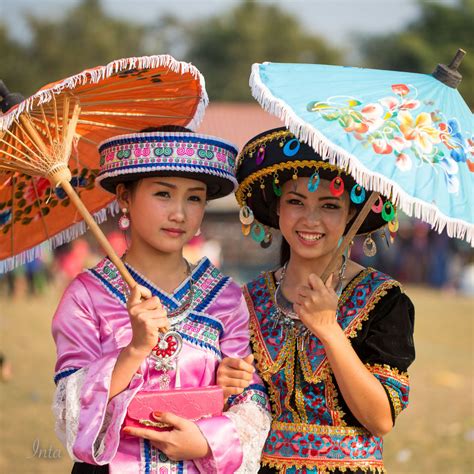 hmong-women-hmong-women-at-km52-village-laos-new-year-2015-youtube
