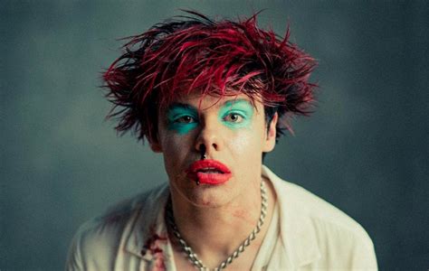 Yungblud Shares Dramatic Visuals For Impassioned New Single ‘mars