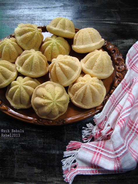 Kuih bahulu/bahulu egg sponge cakes (soft reduced sugar version) | mykitchen101en. Rahel Blogspot: Kuih Bahulu Vanila