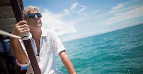 2:19 chef & tv host anthony bourdain found dead at 61. World Responds to Anthony Bourdain's Death