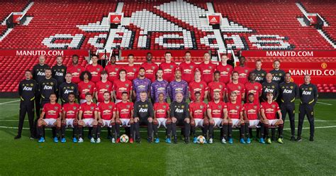 View manchester united fc squad and player information on the official website of the premier league. Manchester United squad photo 2019/20 revealed ...