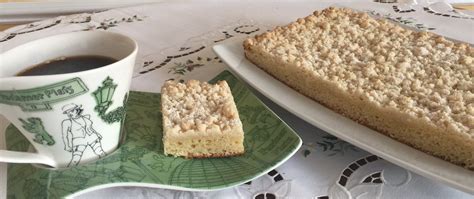 Whether you're looking for an easy dessert recipe for entertaining, making a birthday cake (with more ideas here) or looking for easy baking ideas for. Original German Crumb Cake Recipe | German crumb cake ...