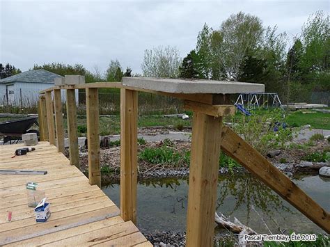 Decorative bridge in the garden is a very special design feature that is quite good not only for its performance, but also for its ability to beautify the landscape, to make the overall landscape picture complete. Build Wood Footbridge - Rustic Curved Homemade Wooden Bridge