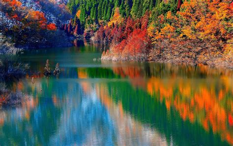 Autumn Lake Wallpaper