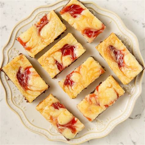 Be prepared for empty dishes and a round of applause when you bring one of these recipes to your next event. Pioneer Woman Dessert Recipes Cheesecake : Pumpkin Cheesecake Bars With Video Chelsea S Messy ...