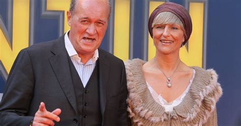 Jacques zelf geeft graag tekst en uitleg bij alle markante momenten uit zijn carrière. Partner Jacques Vermeire overleden na slepende ziekte ...