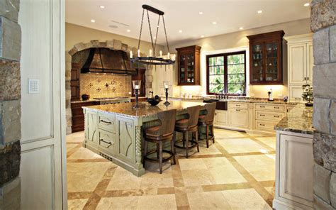 Traditional Kitchen With Large Island Rustic Kitchen
