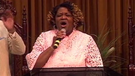Pastor Regina T Harris Sings Calvary Youtube