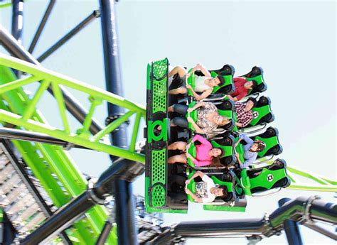 Green Lantern Coaster Roller Coaster At Warner Bros Movie World Parkz Theme Parks