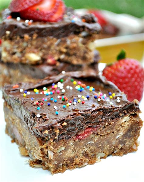 It is always requested for christmas. Summer Dessert Recipe: No-Bake Chocolate Strawberry Bars ...