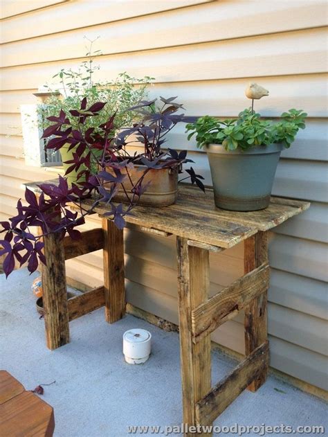 Plant Stands Made Out Of Pallets Diy Plant Stand Plant Stand Diy Plants