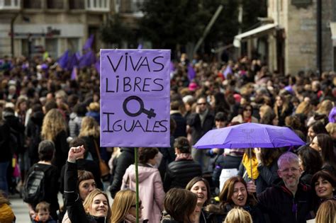 Huelga Feminista 8 De Marzo La Huelga Feminista En Euskadi En Imágenes Fotogalería Radio