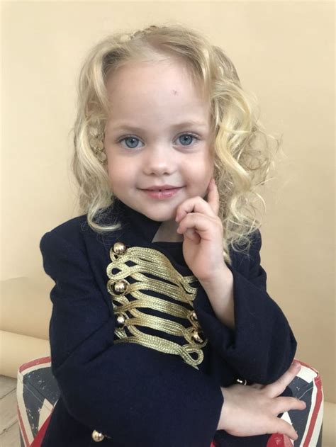 Fotografias De Violetta Antonova Official Beautiful Children Model Girl