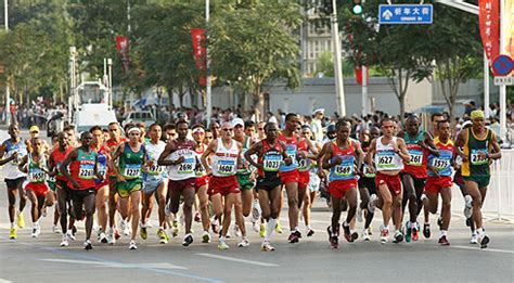 Muy a menudo en la organización de unos juegos olímpicos se asocian una serie de problemas en la prueba de maratón se espera con gran expectación la nueva actuación del inesperado ganador. El Atletismo en los Juegos Olimpicos: Historia de ...