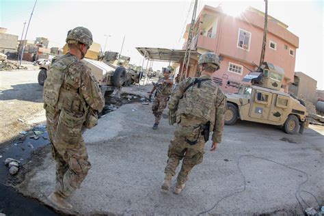 Us Forces Advise And Assist Iraqi Partners In Fight For Mosul