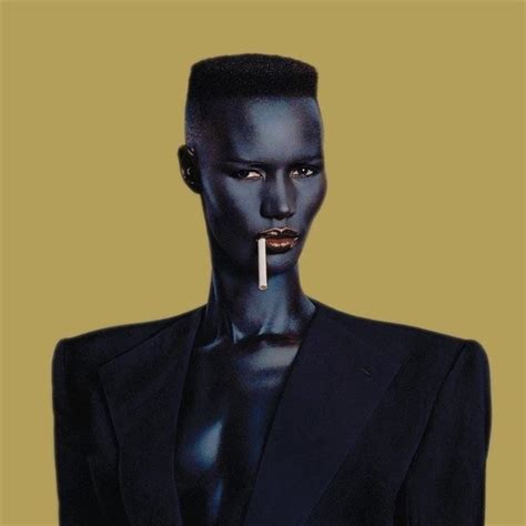 When she was 12 she moved to syracuse, new york. Grace Jones estreia-se em Portugal no NOS Alive - Rádio ...