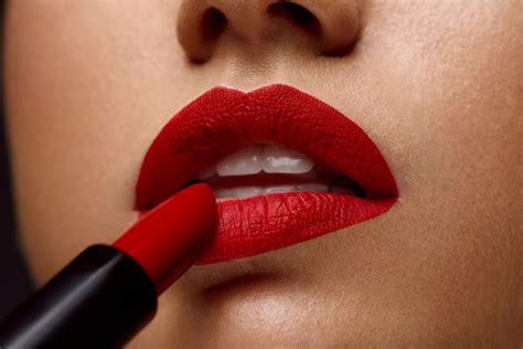 Makeup Experts Reveal The Best Lipstick Shade For Your Skin Tone