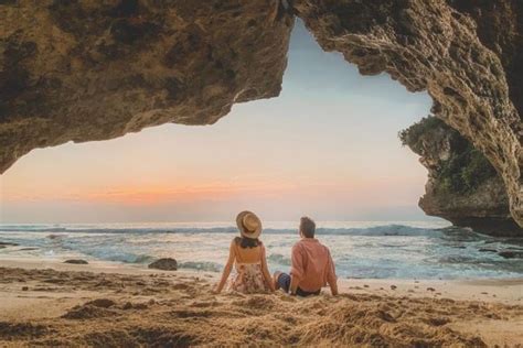 10 Pantai Tersembunyi Di Bali Yang Sepi Turis