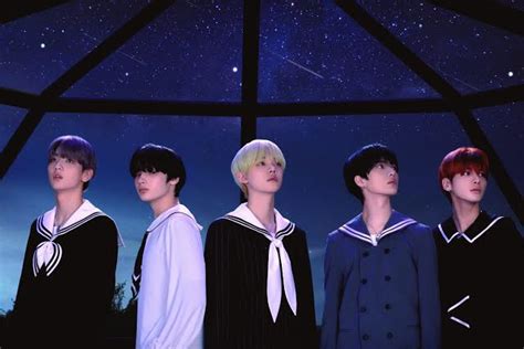 These are the best photos of 2020. TXT Ungkap Foto-foto Comeback Album Blue Hour dengan Konsep Retro - kumparan.com