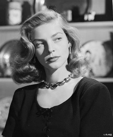 Beautiful Portraits Of A Young And Stunning Lauren Bacall In The 1940s