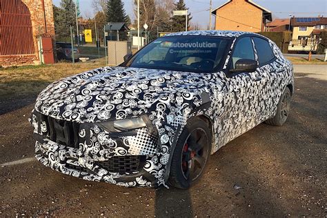 Maserati Levante Spied With Less Disguise Autoevolution