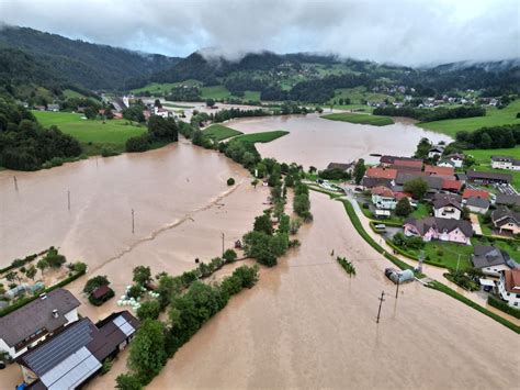 Več Krajev Po Sloveniji Zaradi Poplav Odrezanih Od Sveta