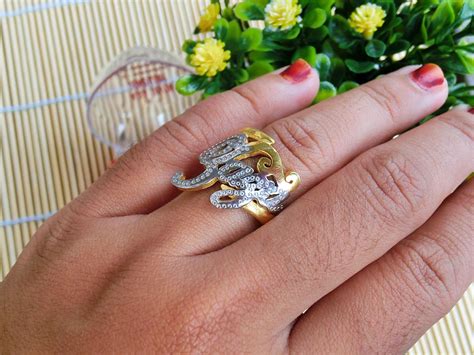 Cincin adalah salah satu perhiasan yang cukup banyak diminati. 22+ Cincin Couple Ukir Nama Di Malaysia, Konsep Terpopuler!