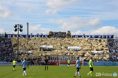 They landed a 6th position in the league table after playing out 15 victories, 11 draws and 12 defeats. 1860 München - SV Wehen Wiesbaden | CR-Fotos.de
