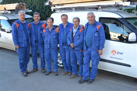 Is an italian multinational manufacturer and distributor of electricity and gas. Tecnici Enel in pensione dopo 40 anni di lavoro fianco a ...