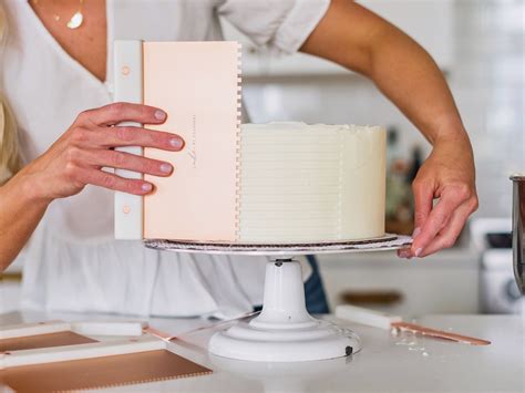 6 Cake Decorating Tips For Beginners Cake By Courtney